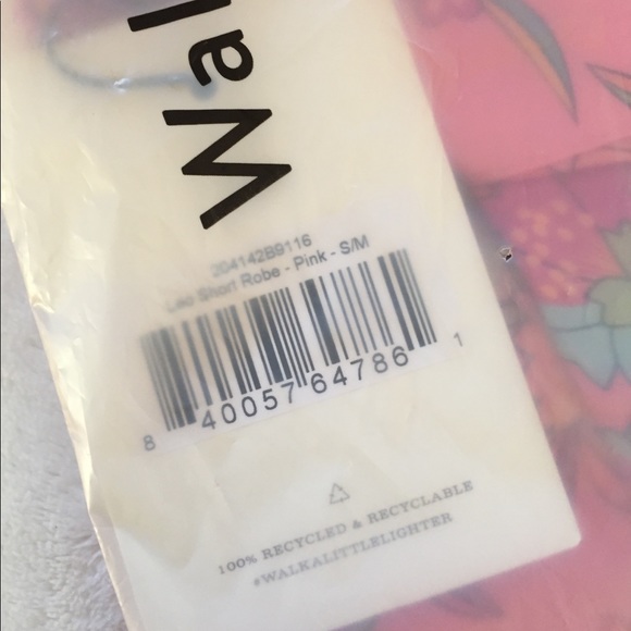 Leo Short Robe - Picture 8 of 9